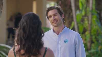 You better get in there. - Love on the Reef