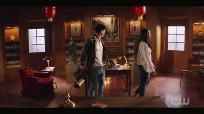 ♪ YOU BETTER RUN AWAY,
RUN AWAY, YEAH ♪ - Kung Fu