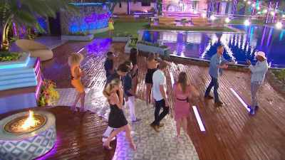 >> YOU BETTER STOP CRYING. - Love Island