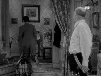 You big flat feet - Romance in Manhattan