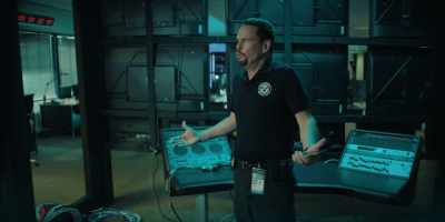 - You called Eddie.
- Hey, your fucking rule - Wire Room