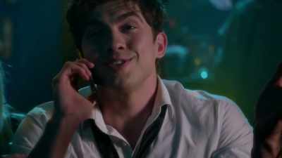- You called me, remember?
- Oh, yeah, that's right. - Famous in Love