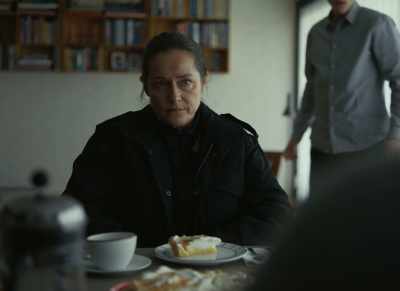 You came to see
me. Not to sit upstairs. - Sons