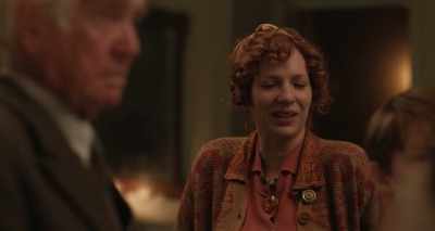 - You came to write about us?
- It's for The London Times. - The Guernsey Literary and Potato Peel Pie Society
