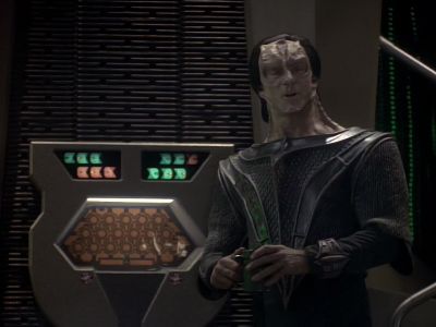 You can all rise now. - Star Trek: Deep Space Nine