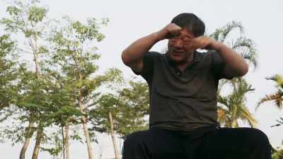 You can always tell when
someone uses their elbows. - Enter the Clones of Bruce