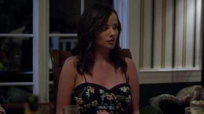 -You can ask, it's okay.
-Why did you read my book? - Pretty Little Stalker