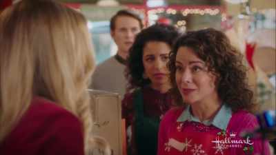 You can get coffee
and cupcakes anywhere, - Sharing Christmas