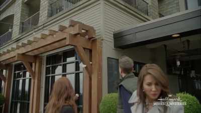 You can look now
Sally, she's down. - Aurora Teagarden Mysteries: Reunited and It Feels So Deadly