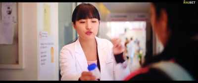 You can put your sample in this
and go to that cabin over there. - Badhaai Do