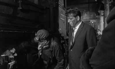 - You can settle the blame for this later.
- One moment, please, sir. - The Train