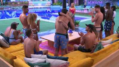 YOU CAN TAKE A SEAT. - Love Island