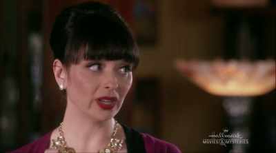 YOU CAN TEACH PEOPLE
ABOUT ANTIQUES, - Garage Sale Mysteries: Picture a Murder