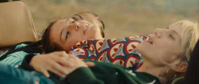 - You can tell her to her face.
- [Sam laughs] - Wingwomen