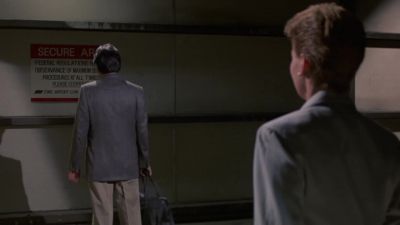 You can't bluff someone who's not paying attention - House of Games