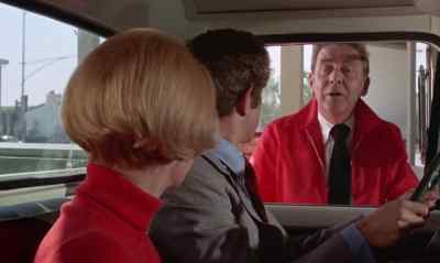 You can't bring this thing in here. - The Million Dollar Duck