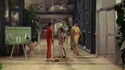 You can't come in here. - Fun in Acapulco