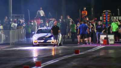 You can't cross
in the burnout, right? - Street Outlaws No Prep Kings Team Attack