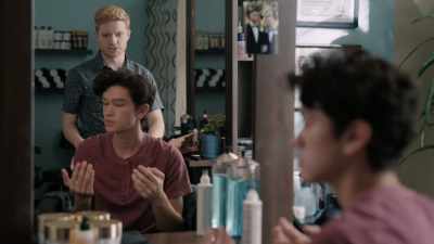 You can't do that swoop
with your hair texture. It's offensive. - Diary of a Future President