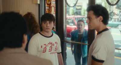 You can't hear me?
I can't hear you. - The 4:30 Movie