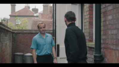 You can't help them all.
She's only 17. - Grantchester