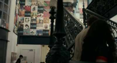 - You can't keep these people waiting, Amy.
- Why? They too important to wait? - Back to Black