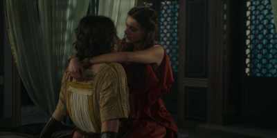 You can't leave him in Sicily
with a fleet - Domina