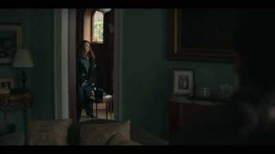 You can't walk around
out there like that. - Y: The Last Man
