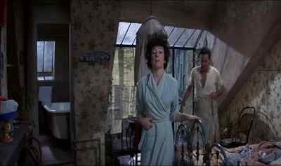- You could beat him up again, right?
- Naturally. - Irma la Douce