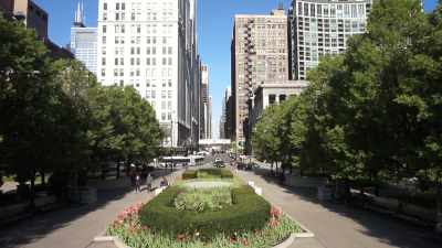 You could look at Chicago square on,
like this. - The Eyes of Orson Welles