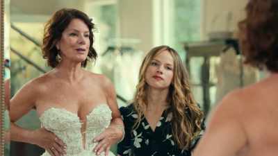 -You could say it, go ahead.
-You look beautiful. - Daughter of the Bride