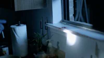 You could see four fingerprints on the wall-- - The Killer Truth