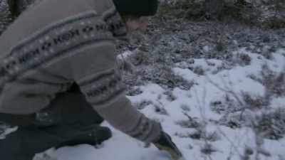 You could see where
its nails, that's a big, - Life Below Zero: Next Generation