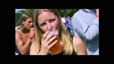 ♪ You could wait for a lifetime - Oasis: Knebworth 1996