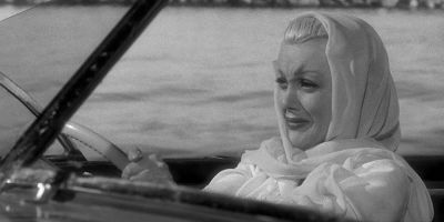 You couldn't love anybody - Female on the Beach