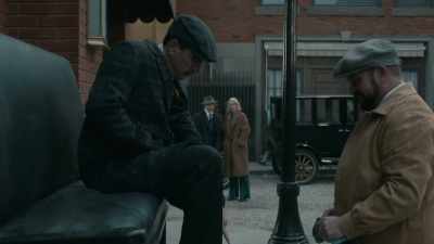 - You create a distraction, - Frankie Drake Mysteries