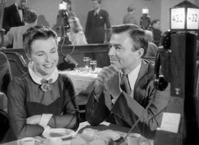 - You dance quite well.
- Thank you. - The Man Between