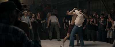 - You did it!
- Ali! Ali! Ali! Ali! - American Fighter