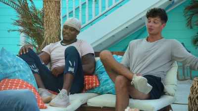 You didn't even
sit down?
No, I mean -- - FBoy Island