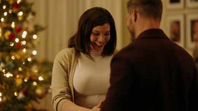 - You didn't have to do that!
- I wanted to. - Mom's Christmas Boyfriend