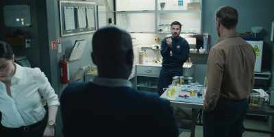 - You didn't think to come and get us?
- Well, I didn't have time. - The Rig