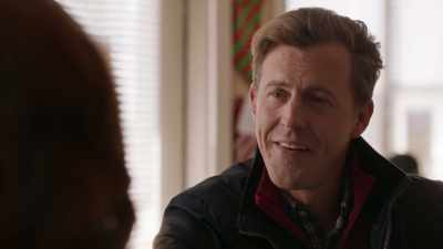 You dodged a bullet, Darlene. - Christmas with the Campbells