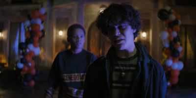 - You don't have to do that.
- Yes, I do. - Chucky