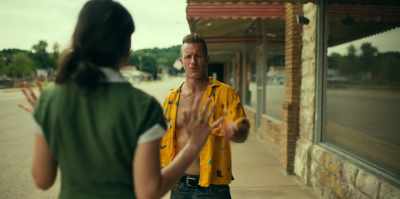 You don't have
to put your hands up.
That's great. - One Day as a Lion