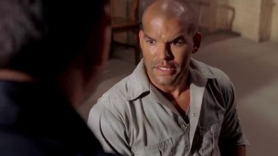 - You don't know Scofield, is that right?
- Yes. - Prison Break