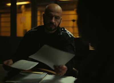 - You don't need to...
- Here we are. - Sons