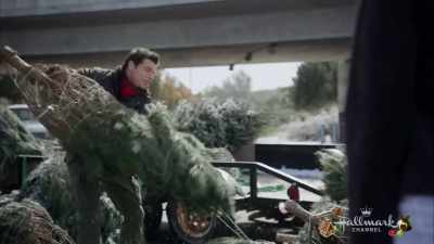♪ You don't seem
to get my call ♪ - Love You Like Christmas