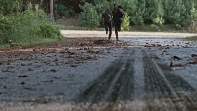 You don't want to be out here. - The Walking Dead