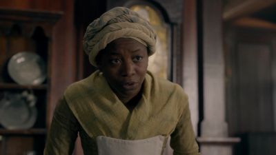 You don't worry
she's losing her mind, - Outlander
