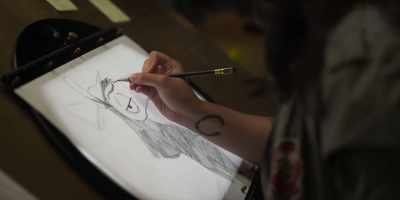 You draw from your shoulder.
From your shoulder, like this. - Sketchbook